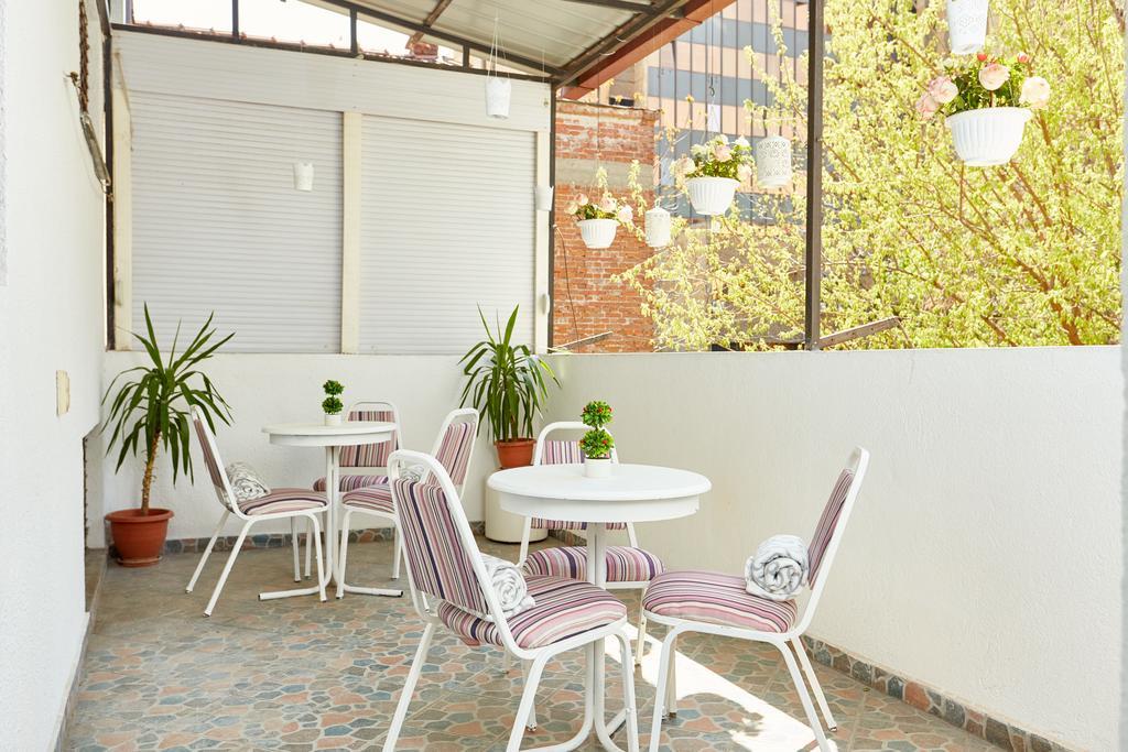 Get Inn Skopje Hostel Екстериор снимка